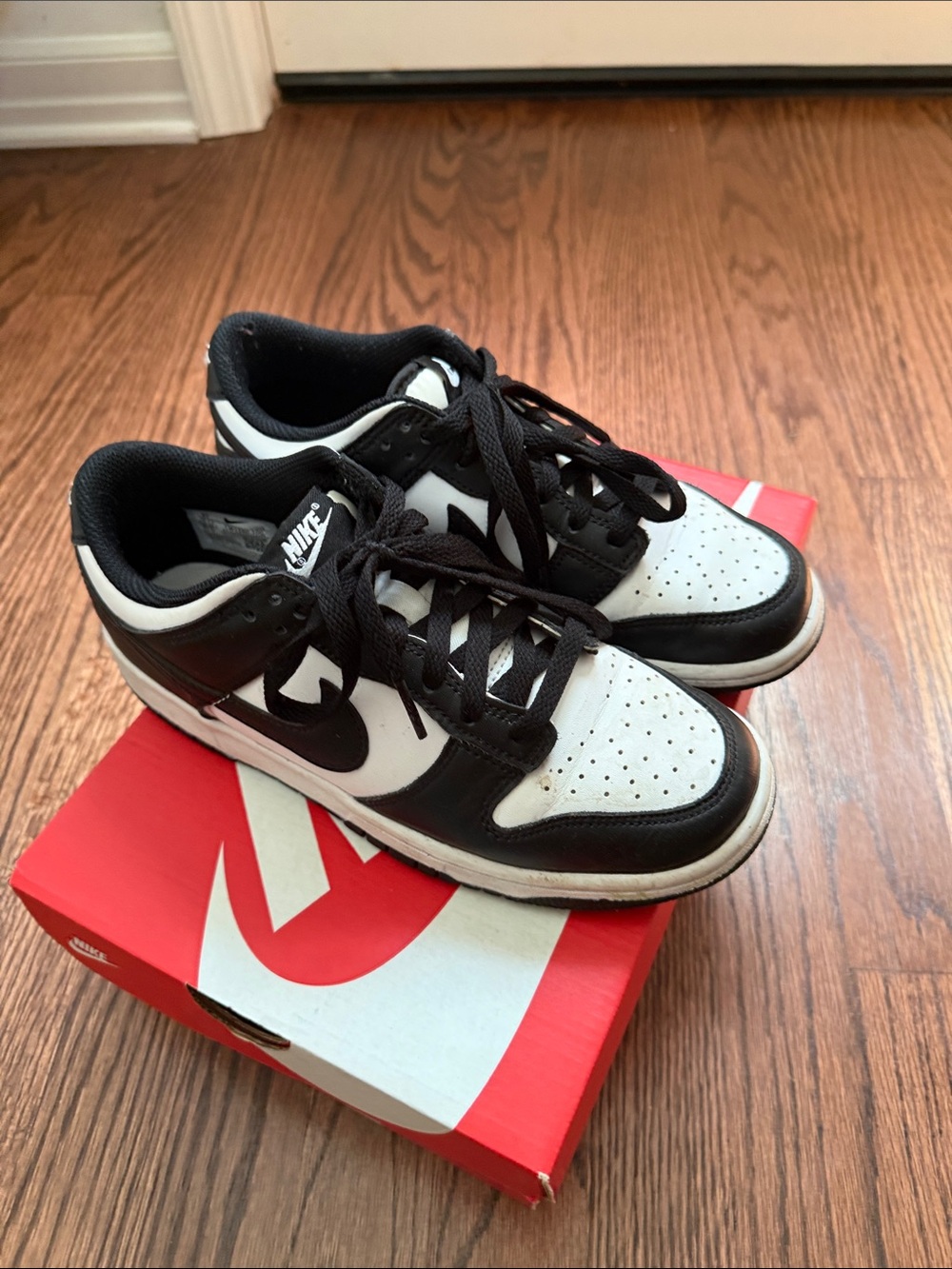 Nike dunk low panda size 6y
